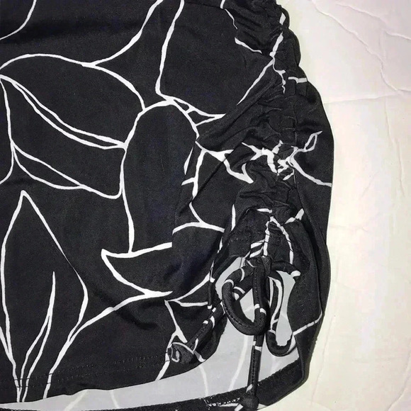 Trimshaper Floral Design Swim Top Size 6 ((A)) - Picture 4 of 8